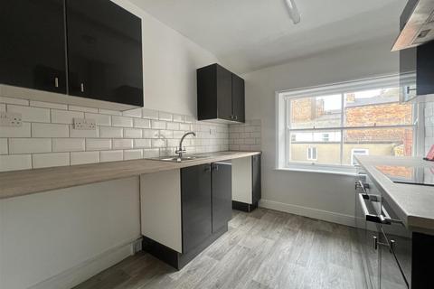 2 bedroom property to rent, King Street, Scarborough