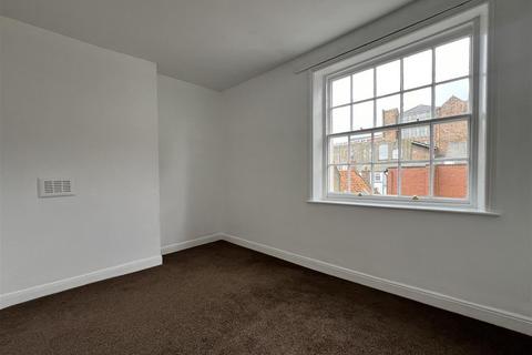 2 bedroom property to rent, King Street, Scarborough
