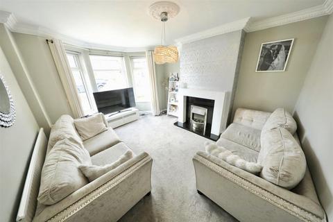 3 bedroom semi-detached house for sale, Beverley Road, Hessle