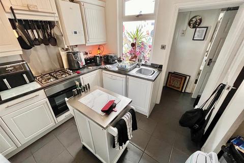 2 bedroom end of terrace house for sale, Lancaster Road, Great Yarmouth