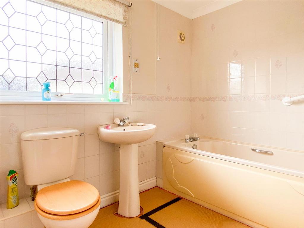 Bathroom.jpg
