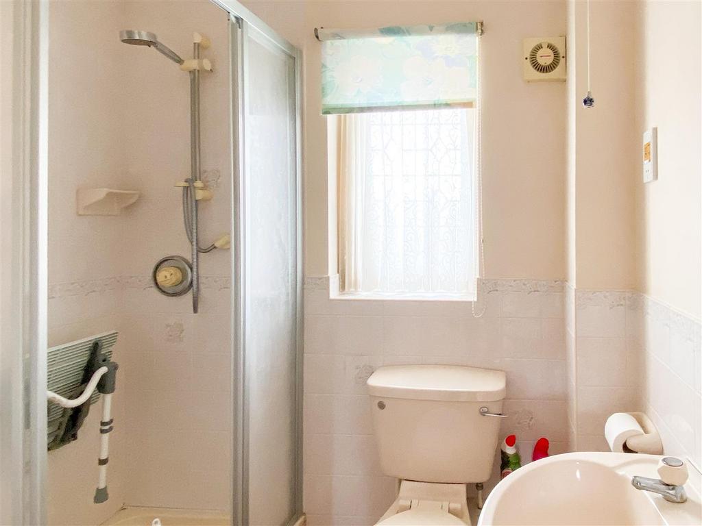 En-suite Shower Room.jpg