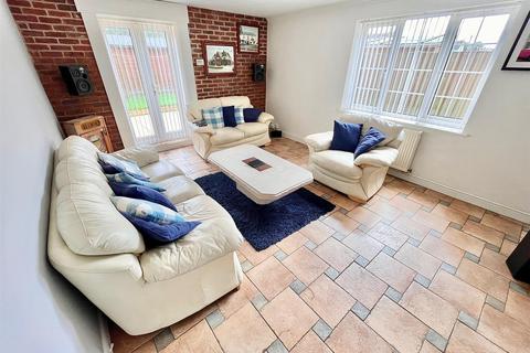 3 bedroom detached house for sale, Tan Lane, Caister-On-Sea