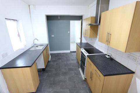 3 bedroom end of terrace house for sale, Oak Road, Grays