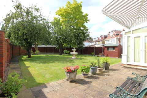 5 bedroom detached house for sale, Mckenzie Road, Broxbourne EN10