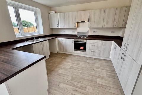 4 bedroom semi-detached house to rent, 38 Stonecliffe Road Sheffield S2 1PU