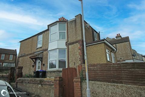 2 bedroom end of terrace house to rent, Ramsgate Road, Margate