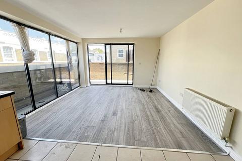 1 bedroom flat to rent, Edward Street, London SE8