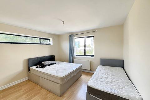 1 bedroom flat to rent, Edward Street, London SE8