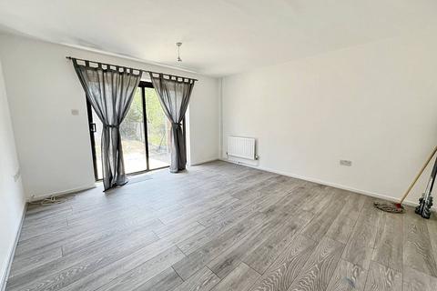 2 bedroom terraced house to rent, Grove Street, London SE8