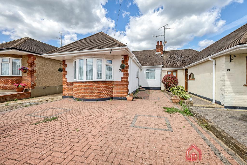 Flamboro Close, Leigh on sea, SS9 2 bed semidetached bungalow for sale