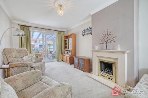 2 bedroom semi-detached bungalow for sale, Flamboro Close, Leigh on sea, SS9