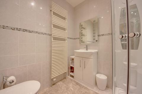 3 bedroom semi-detached house for sale, Oaklands Avenue, Watford, WD19