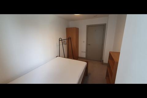 2 bedroom apartment to rent, Strand Street, Liverpool L1