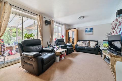 2 bedroom bungalow for sale, Stephens Firs, Reading RG7
