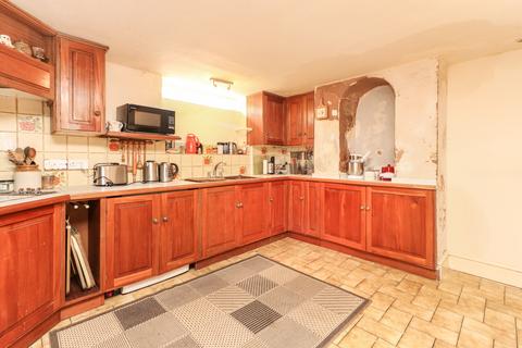 3 bedroom end of terrace house for sale, High Street, Welwyn, Herts, AL6