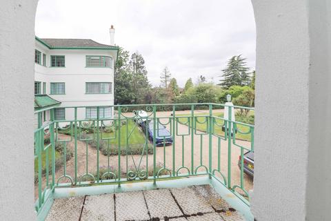 2 bedroom apartment for sale, Pinner Court, Pinner, HA5