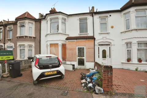 3 bedroom terraced house for sale, Betchworth Road, SEVEN KINGS, IG3