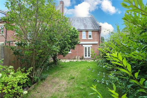 12 Strawberry Crescent, London Colney, St Albans, AL2 1US