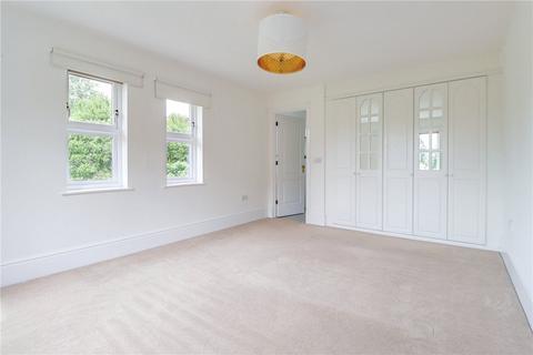 12 Strawberry Crescent, London Colney, St Albans, AL2 1US