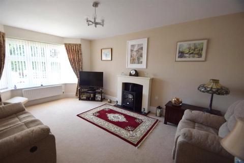 3 bedroom detached house for sale, Juniper Road, Shrewsbury, Shropshire, SY1