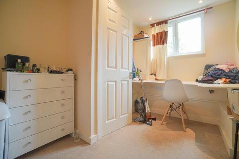 1 bedroom in a house share to rent, Knowle Road, Burley, Leeds, LS4