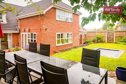5 bedroom detached house for sale, Pembury Close, Streetly, Sutton Coldfield, B74