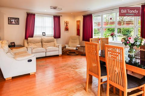 5 Pembury Close, Sutton Coldfield, B74 2FH