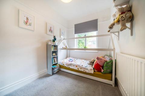 36 Tilehurst Road, London, SW18 3ET