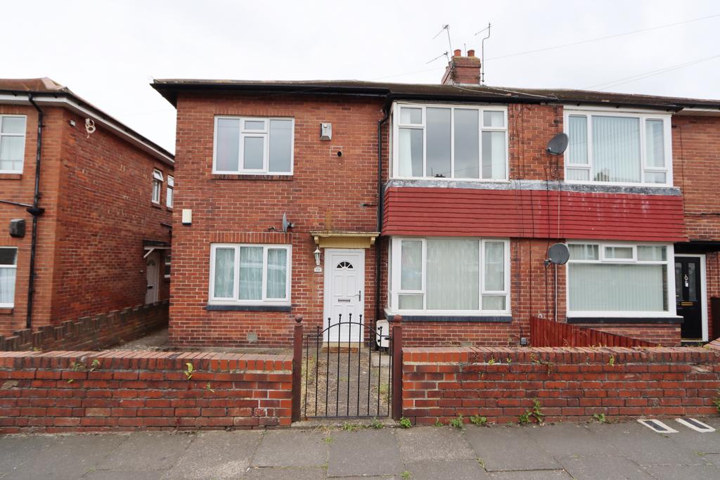 Balkwell Avenue, North Shields, Tyne... 2 bed flat for sale £86,500