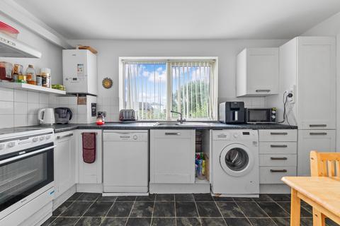 2 bedroom flat to rent, Morland Road, Croydon, CR0