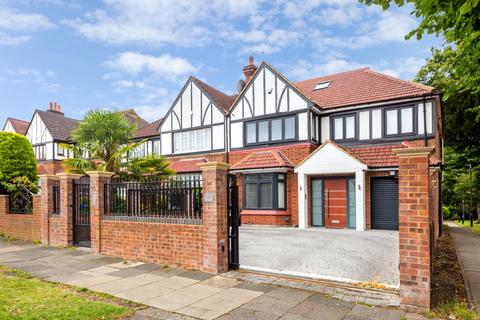 5 bedroom semi-detached house for sale, Thornton Road, SW12