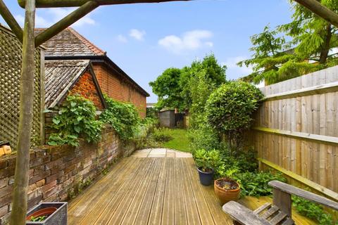 2 bedroom cottage for sale, Wycombe Road, Marlow SL7