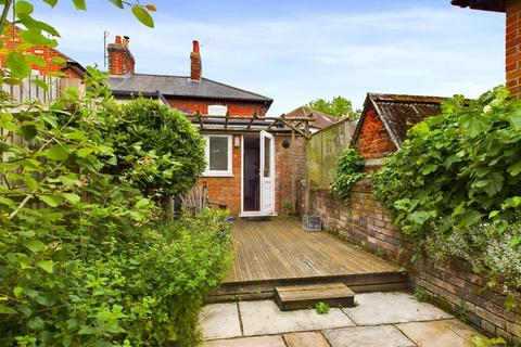 2 bedroom cottage for sale, Wycombe Road, Marlow SL7