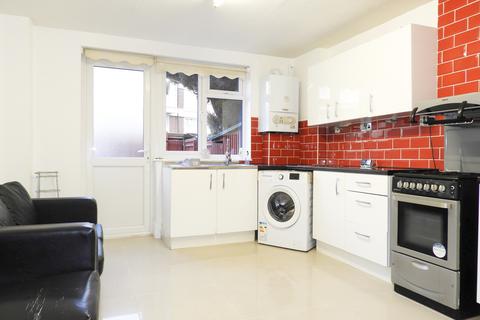 4 bedroom terraced house to rent, Mandela Street, London, SW9