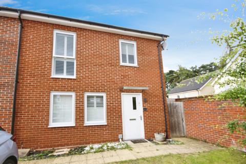 3 bedroom end of terrace house to rent, Javelin Road, Bracknell RG12