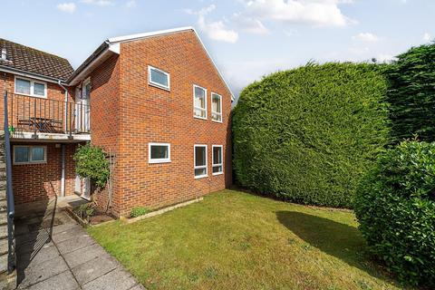 1 bedroom ground floor flat for sale, Moggs Mead, Petersfield, GU31