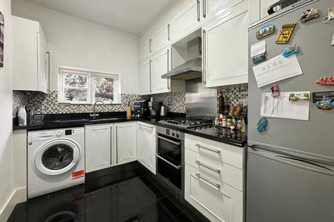 1 bedroom flat for sale, Wickham Road, Beckenham, BR3
