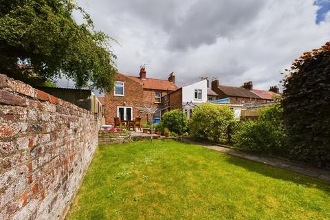 4 bedroom end of terrace house for sale, Victoria Road, Driffield, YO25 6TY