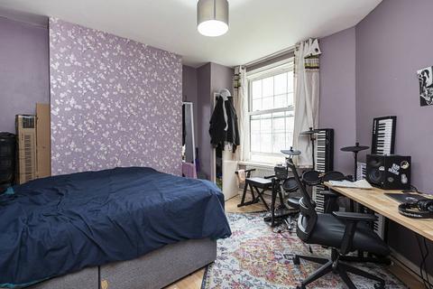 3 bedroom flat for sale, Chicksand Street, Brick Lane, London, E1