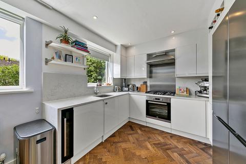 133 Perryfield Way, Richmond, TW10 7SN