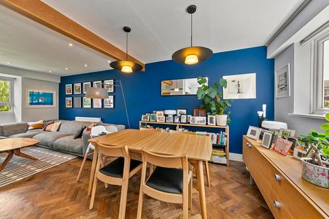 133 Perryfield Way, Richmond, TW10 7SN