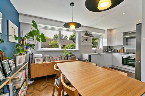 133 Perryfield Way, Richmond, TW10 7SN