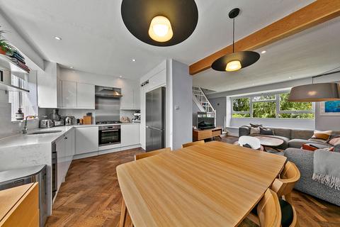 133 Perryfield Way, Richmond, TW10 7SN