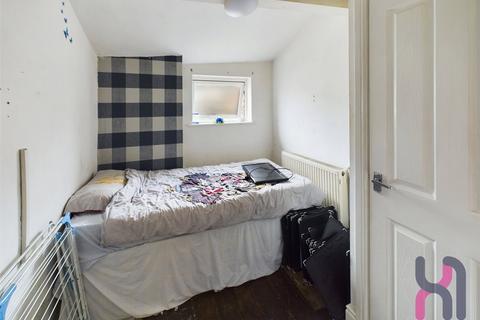 3 bedroom terraced house for sale, Tythebarn Street, Darwen