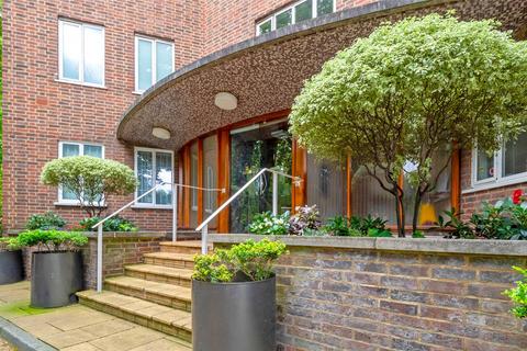 3 bedroom flat for sale, Addison Road, London, W14