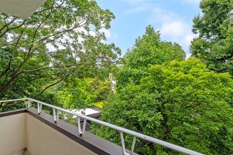 3 bedroom flat for sale, Addison Road, London, W14