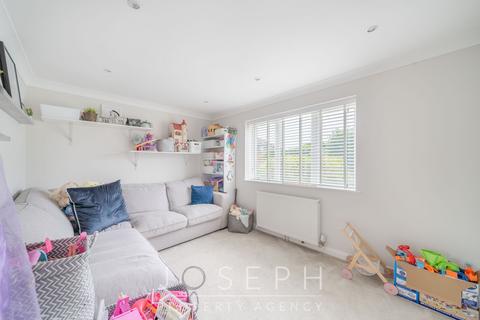 16 Snowcroft, Capel St Mary, Ipswich, IP9 2UT