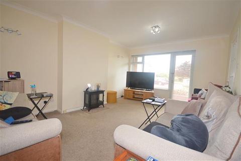 2 bedroom flat to rent, Ilex House, Cudlow Garden, Rustington, Littlehampton, BN16