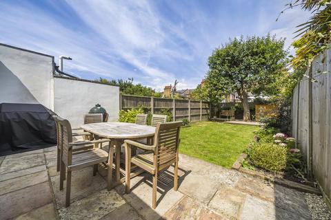 45 Moring Road, London, SW17 8DN